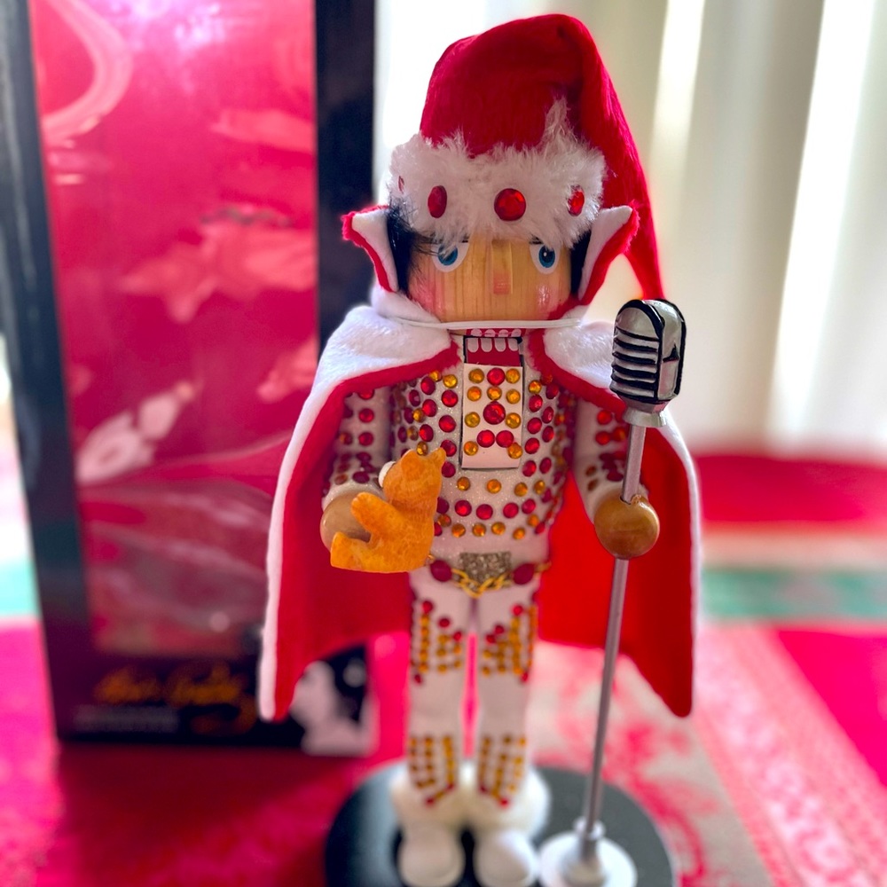 Like new Kurt Adler Elvis nutcracker